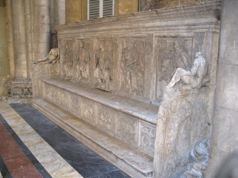 Bench in the Loggia della Mercanzia