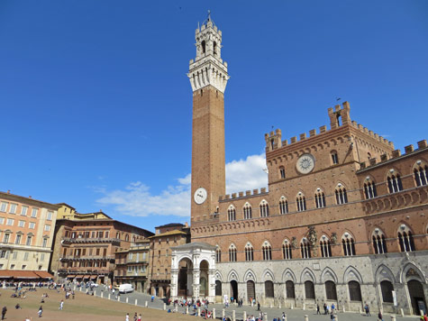 Torre del Mangia in Siena Italy (Bell Tower)